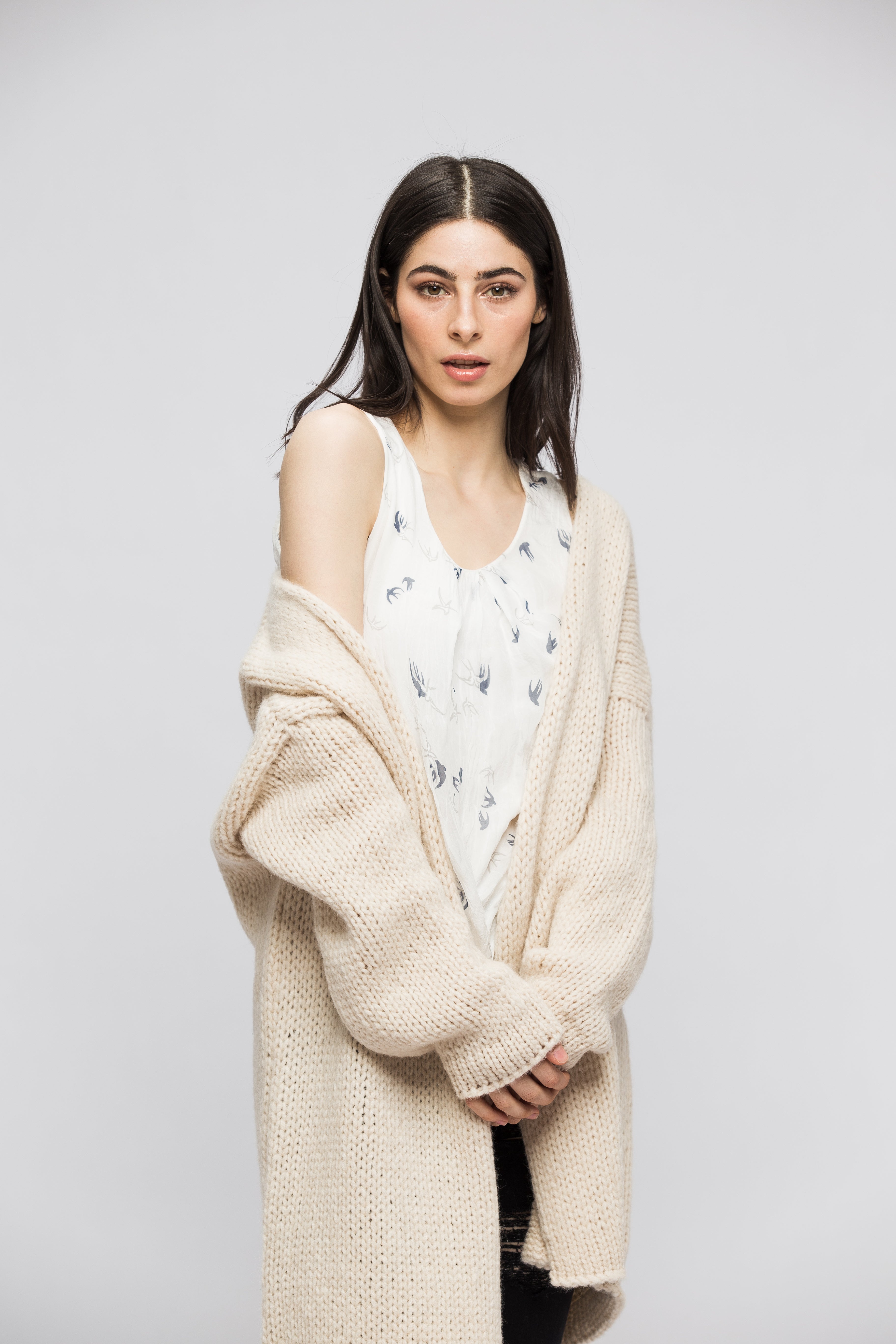 Cream Alpaca chunky knit woman cardigan.